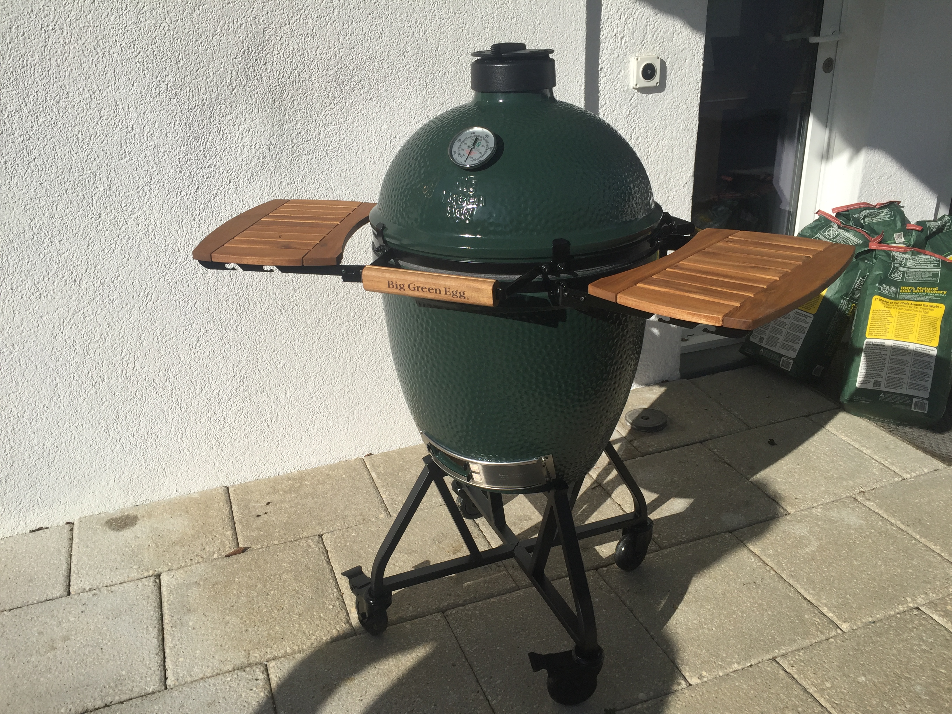 Big Green Egg Medium in Gockhausen bei Zürich